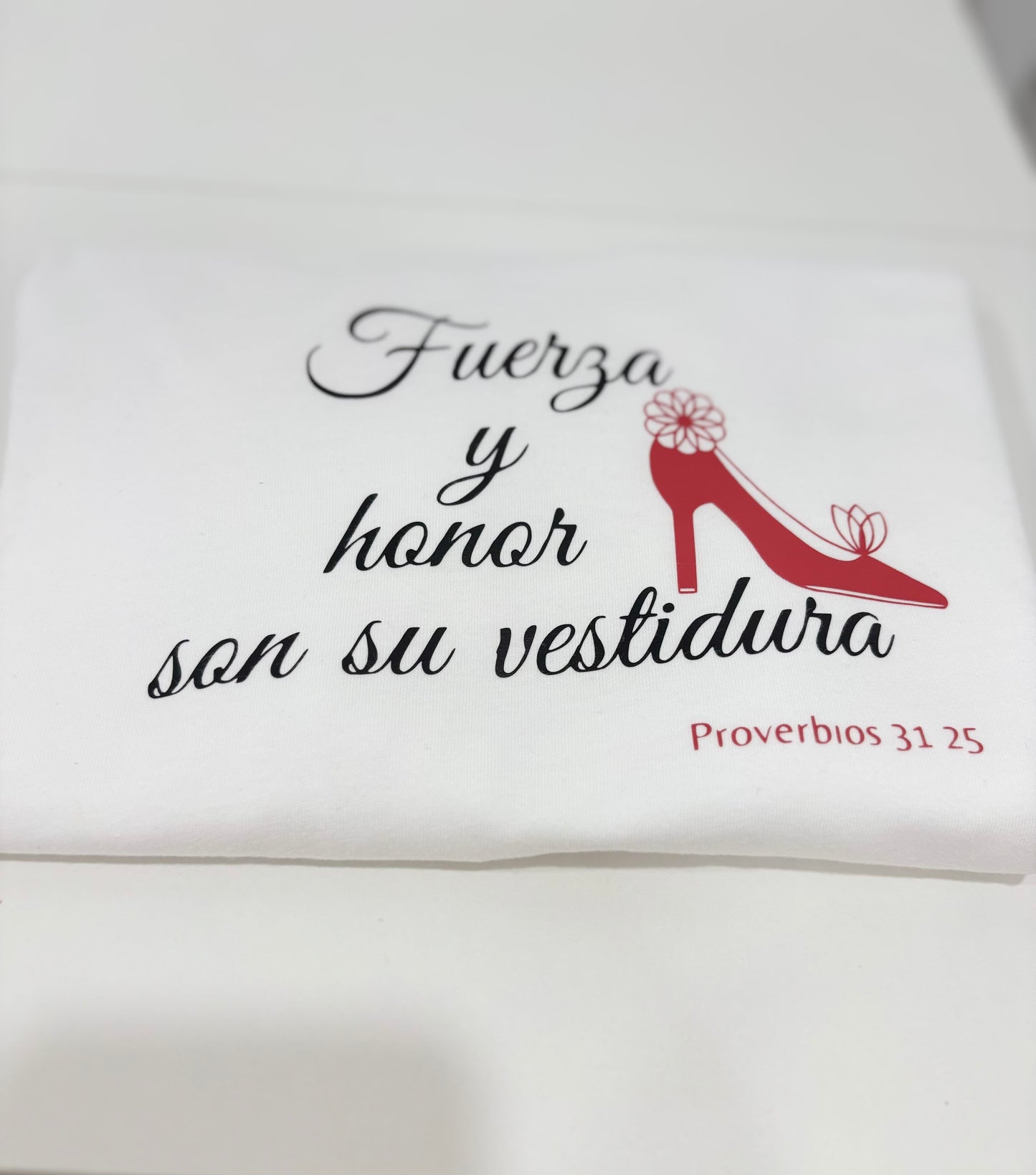 Camiseta,proverbios 31:25